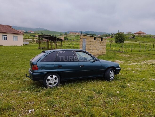 Opel Astra 1997, 210,000 km - 1.6 l - Qusar