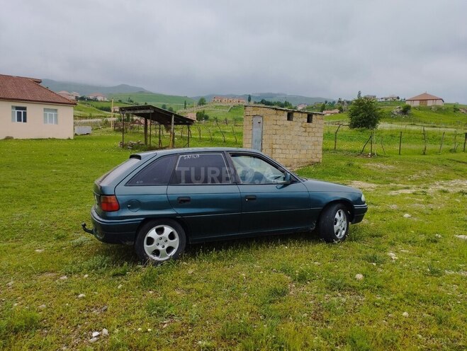 Opel Astra 1997, 210,000 km - 1.6 l - Qusar