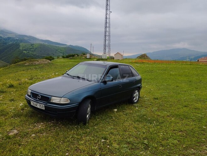 Opel Astra 1997, 210,000 km - 1.6 l - Qusar