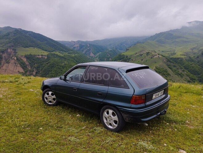 Opel Astra 1997, 210,000 km - 1.6 l - Qusar