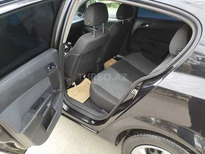 Opel Astra 2005, 242,000 km - 1.4 l - Bakı