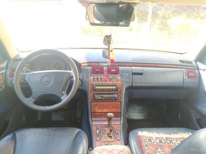 Mercedes E 300 1998, 460,000 km - 3.0 л - Şabran