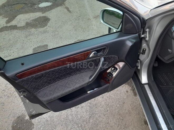 Mercedes C 240 2000, 239,000 km - 2.4 л - Goranboy
