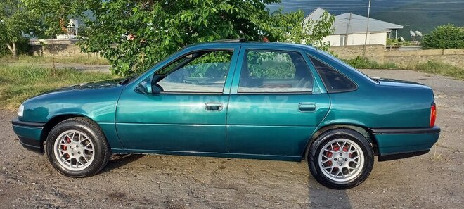 Opel Vectra 1994, 365,570 km - 1.8 l - Şəki