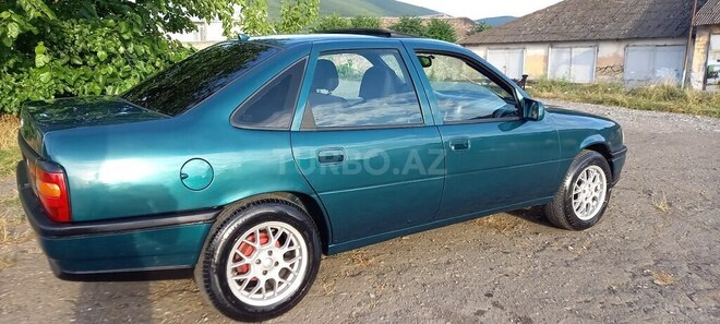 Opel Vectra 1994, 365,570 km - 1.8 l - Şəki