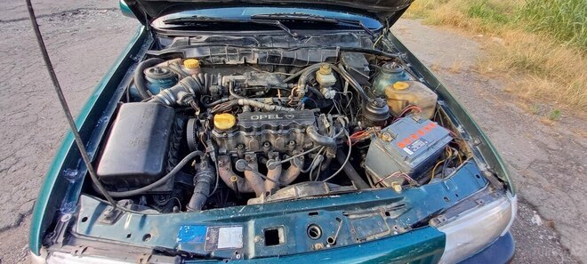 Opel Vectra 1994, 365,570 km - 1.8 l - Şəki
