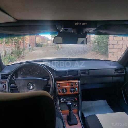 Mercedes E 200 1990, 179,568 km - 2.0 л - Bakı