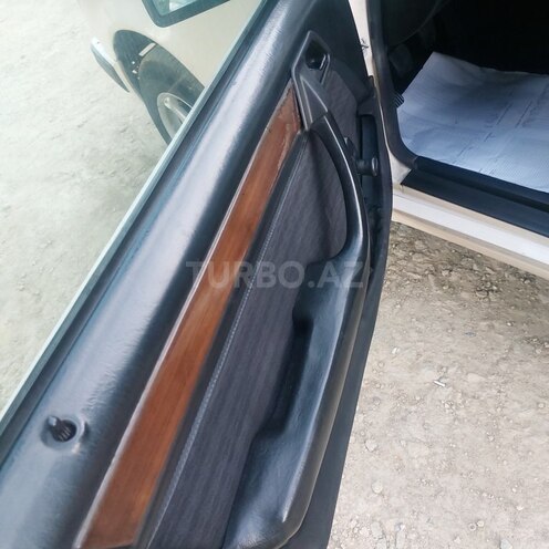 Mercedes E 200 1990, 179,568 km - 2.0 л - Bakı