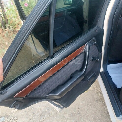 Mercedes E 200 1990, 179,568 km - 2.0 л - Bakı