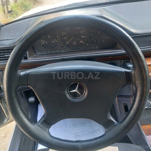 Mercedes E 200 1990, 179,568 km - 2.0 л - Bakı