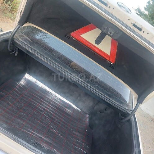 Mercedes E 200 1990, 179,568 km - 2.0 л - Bakı