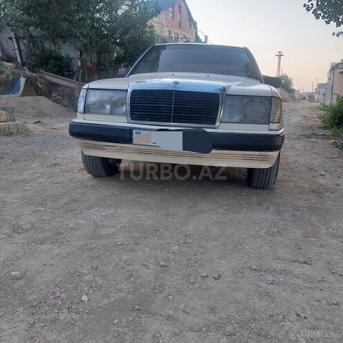 Mercedes E 200 1990, 179,568 km - 2.0 л - Bakı