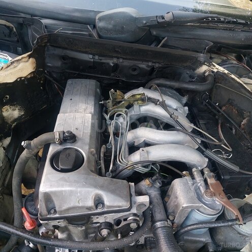 Mercedes E 200 1990, 179,568 km - 2.0 л - Bakı