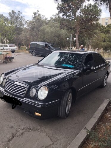 Mercedes E 240 1999, 475,660 km - 2.4 l - Bakı