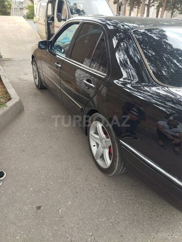 Mercedes E 240 1999, 475,660 km - 2.4 l - Bakı