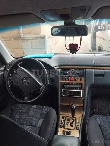 Mercedes E 240 1999, 475,660 km - 2.4 l - Bakı