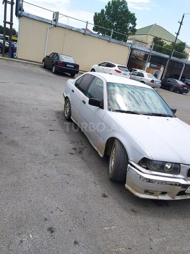 BMW 320 1993, 275,000 km - 2.0 l - Bakı