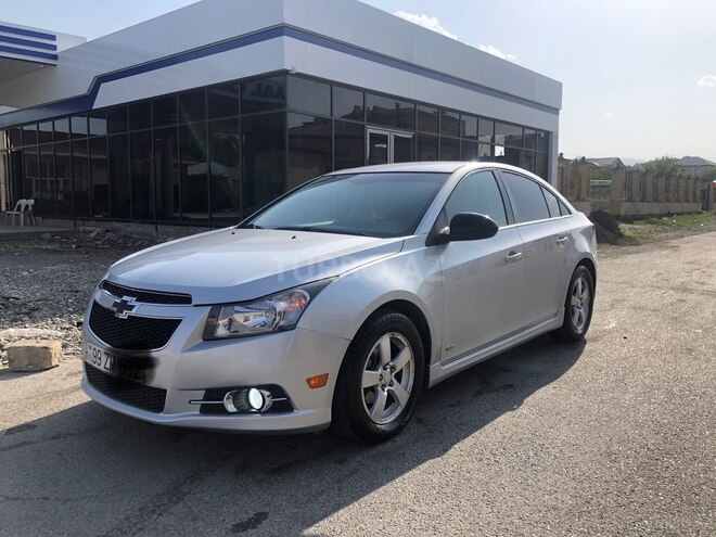 Chevrolet Cruze 2013, 187,000 km - 1.4 l - Quba