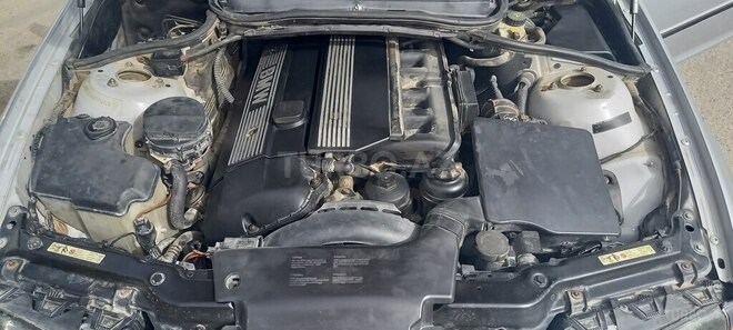 BMW 325 2002, 286,000 km - 2.5 л - Bakı