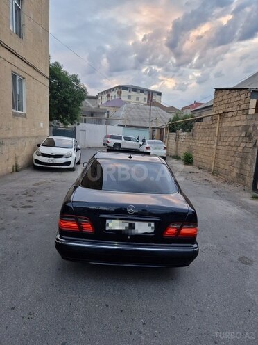 Mercedes E 220 2000, 321,363 km - 2.2 l - Bakı