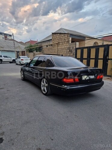 Mercedes E 220 2000, 321,363 km - 2.2 l - Bakı