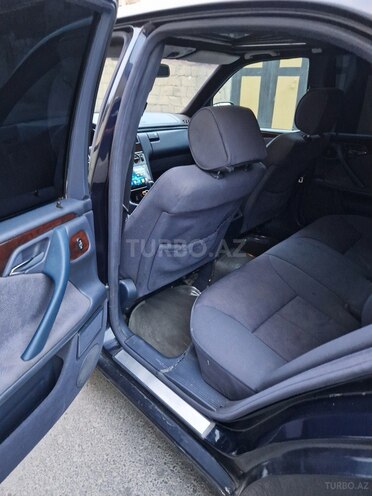 Mercedes E 220 2000, 321,363 km - 2.2 l - Bakı