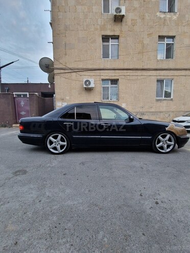 Mercedes E 220 2000, 321,363 km - 2.2 l - Bakı