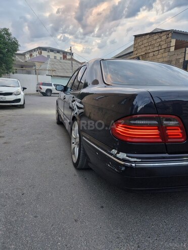 Mercedes E 220 2000, 321,363 km - 2.2 l - Bakı