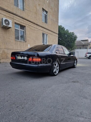 Mercedes E 220 2000, 321,363 km - 2.2 l - Bakı