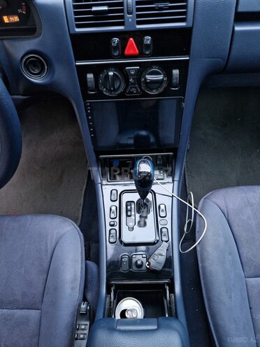 Mercedes E 220 2000, 321,363 km - 2.2 l - Bakı