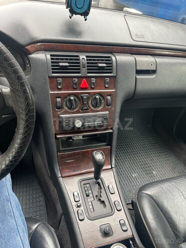 Mercedes E 230 1996, 259,000 km - 2.3 l - Bakı