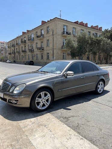 Mercedes E 220 2006, 210,000 km - 2.2 l - Bakı