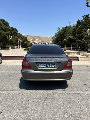 Mercedes E 220 2006, 210,000 km - 2.2 l - Bakı