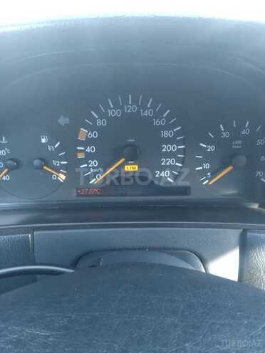 Mercedes E 220 1999, 352,000 km - 2.2 l - Bakı