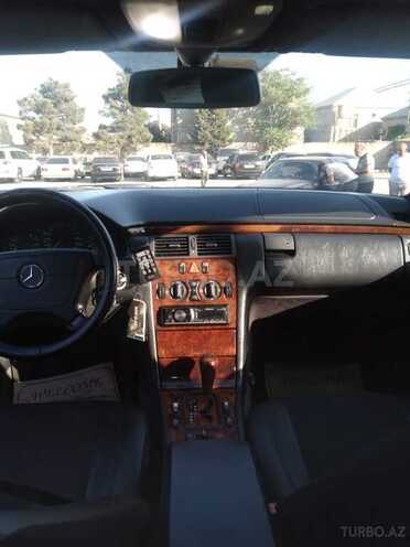 Mercedes E 220 1999, 352,000 km - 2.2 l - Bakı