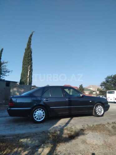 Mercedes E 220 1999, 352,000 km - 2.2 l - Bakı