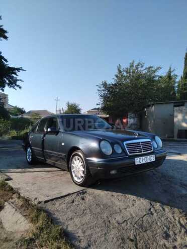 Mercedes E 220 1999, 352,000 km - 2.2 l - Bakı