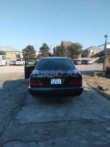 Mercedes E 220 1999, 352,000 km - 2.2 l - Bakı