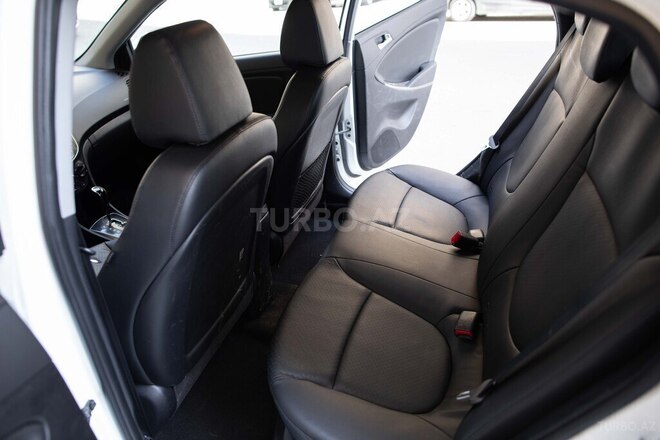 Hyundai Accent 2015, 131,000 km - 1.6 l - Bakı