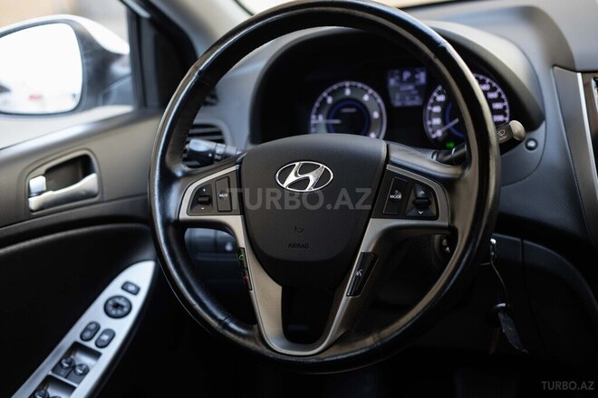 Hyundai Accent 2015, 131,000 km - 1.6 l - Bakı