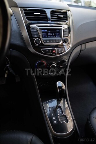 Hyundai Accent 2015, 131,000 km - 1.6 l - Bakı