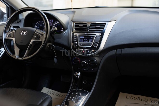 Hyundai Accent 2015, 131,000 km - 1.6 l - Bakı