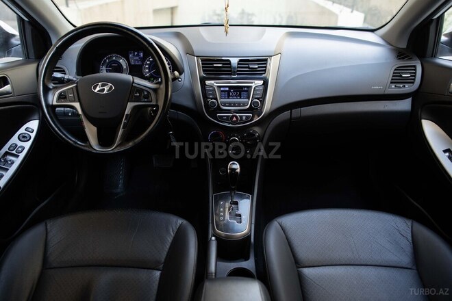 Hyundai Accent 2015, 131,000 km - 1.6 l - Bakı