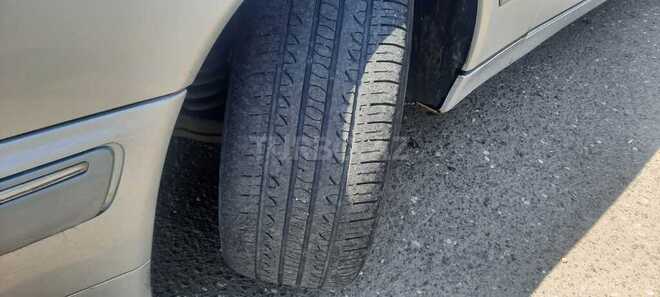 Mercedes E 240 2000, 235,946 km - 2.4 л - Ağcabədi