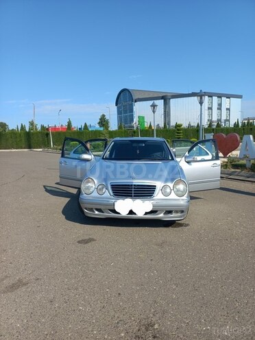 Mercedes E 240 2000, 235,946 km - 2.4 л - Ağcabədi