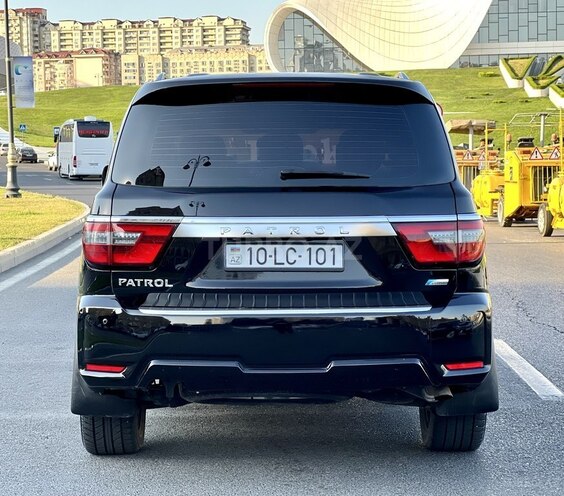 Nissan Patrol 2010, 192,121 km - 5.6 l - Bakı