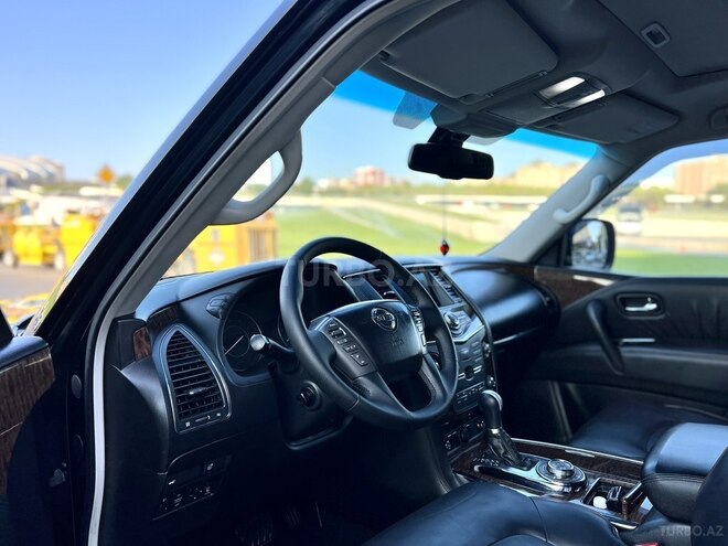 Nissan Patrol 2010, 192,121 km - 5.6 l - Bakı
