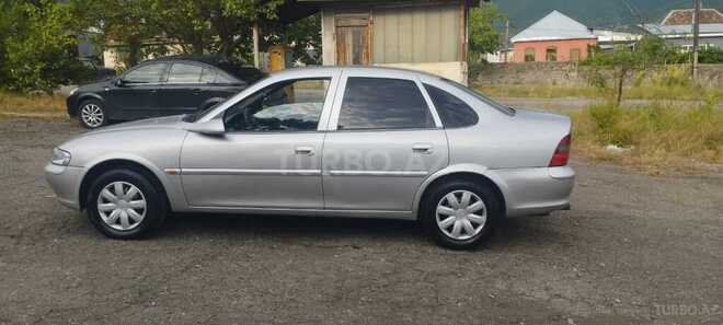 Opel Vectra 1996, 215,000 km - 1.6 l - Şəmkir