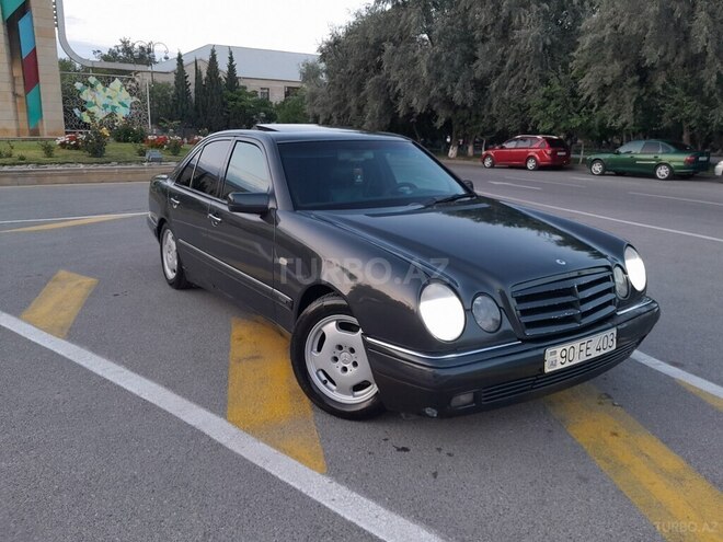 Mercedes E 230 1996, 257,000 km - 2.3 l - Sumqayıt