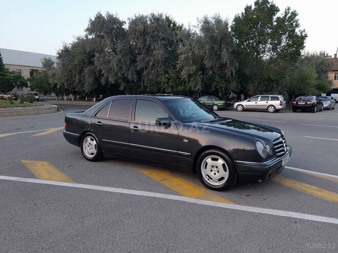 Mercedes E 230 1996, 257,000 km - 2.3 l - Sumqayıt